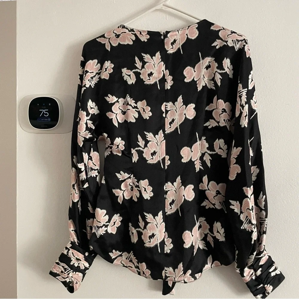 Cinq a sept Yesenia Floral Black and Pink Women's Top size small